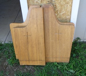 wreath-stand-pew-ends