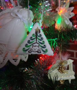 britty-kitty-finished-ornament