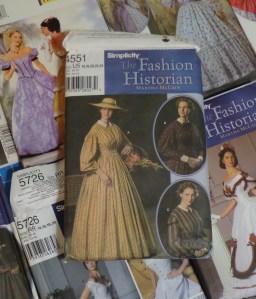 historical-dresses-patterns-day-dress