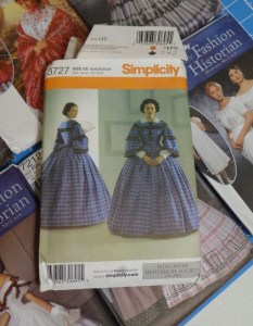 historical-dresses-patterns-visiting-dress