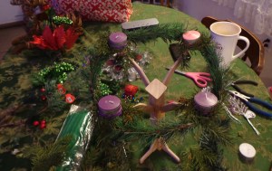 mini-wreath-stand-filling-in