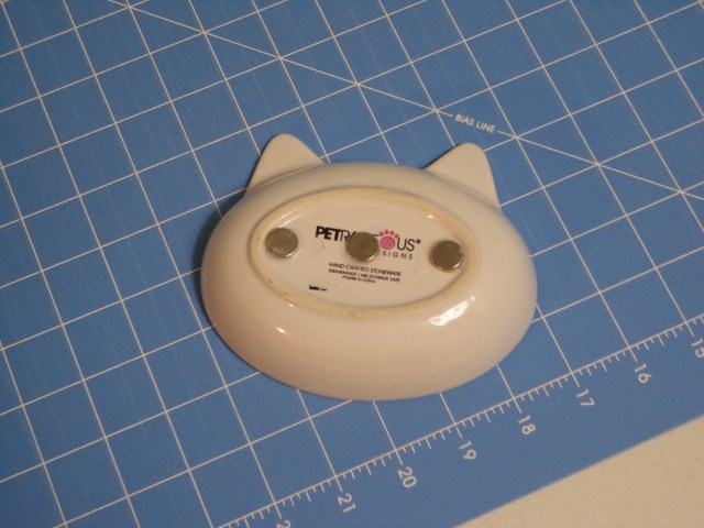 Cat Pin Dish Magnetized