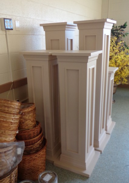 Pedestals - Tea with Cream Color