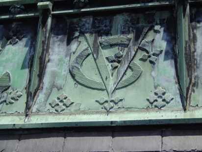 Gold Leafed Crest - Biltmore 7-6-17