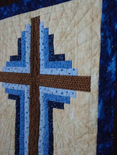 Cross Quilt Hanging Sparkle