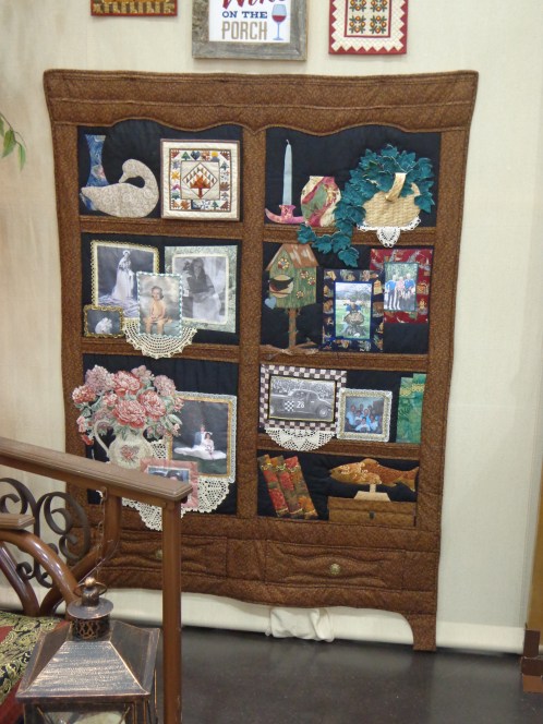 2019 Quilt Show Curio Cabinet
