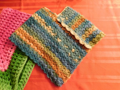 Scalloped Edge Poncho - Indah 2021